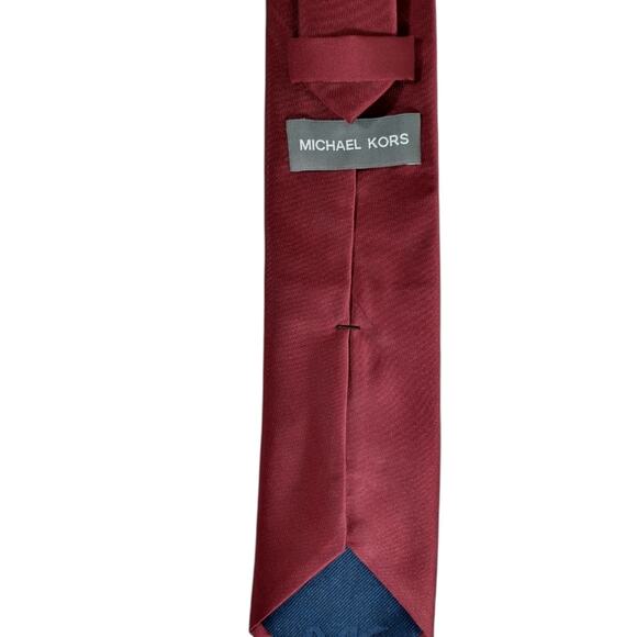 Michael Kors Necktie Men's Red Slim Style 2.75 inch wide  57 Length Tie - Picture 8 of 8